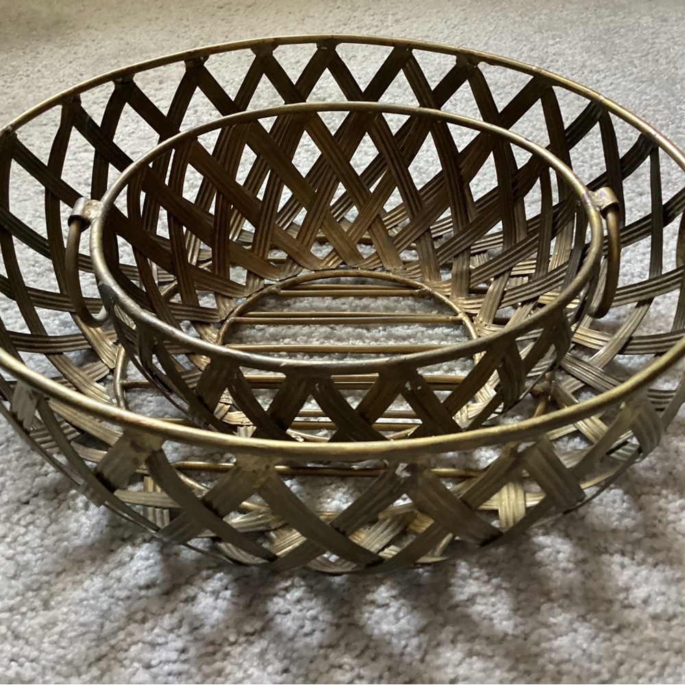 Elegant Gold-Toned Woven Metal Basket Set